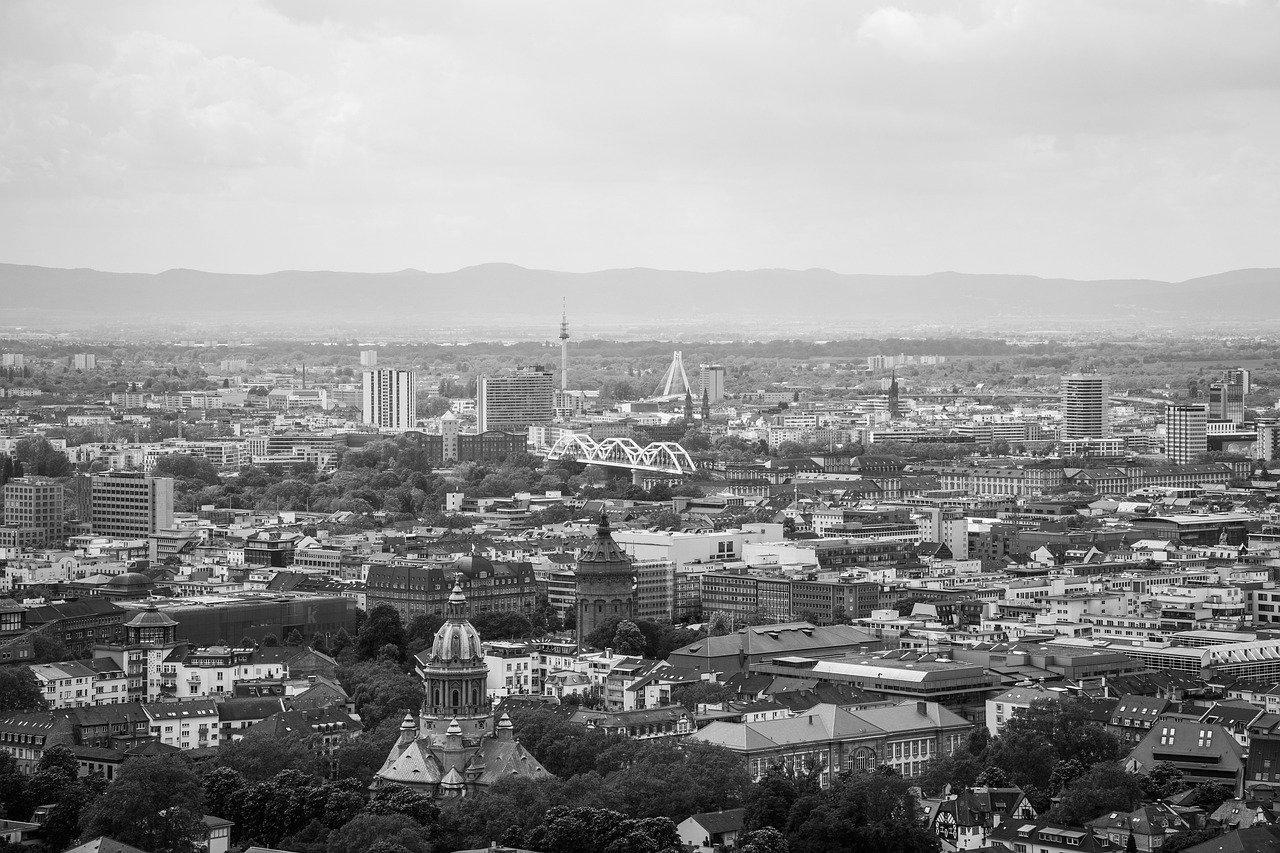 Can Urban Community Gardens Contribute to Food Security?